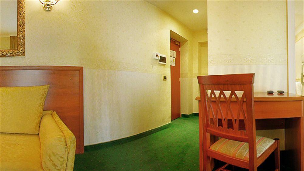 Hotel Astoria Garden Roma Ngoại thất bức ảnh